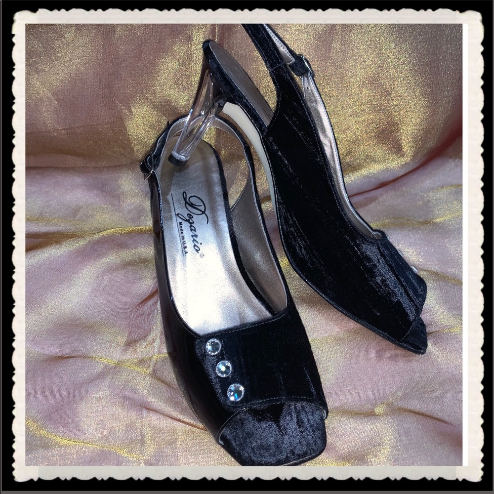 🎉HP🎉 Dezario Black Shoes